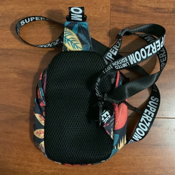 ✨SUPERZOOM LIMITED EDITION 1971 CROSSBODY BAG - Picture 2 of 6